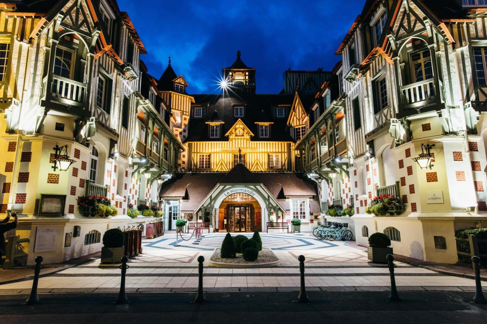 Hotel Barriere Le Normandy Довіль Екстер'єр фото