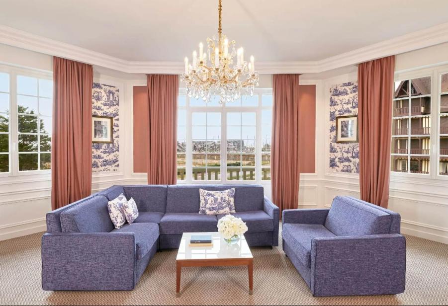 Hotel Barriere Le Normandy Довіль Екстер'єр фото
